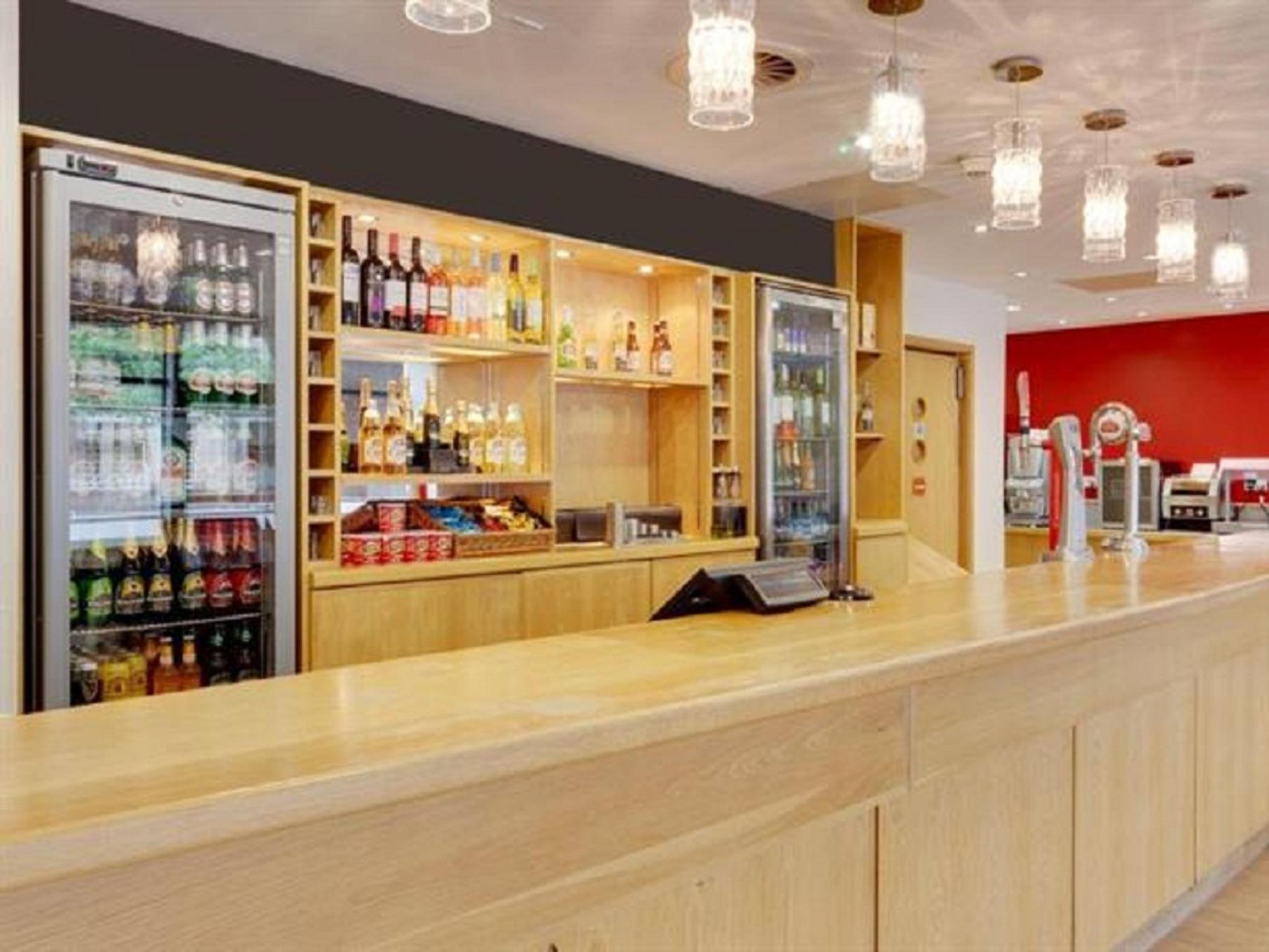 Travelodge Swansea Central Luaran gambar