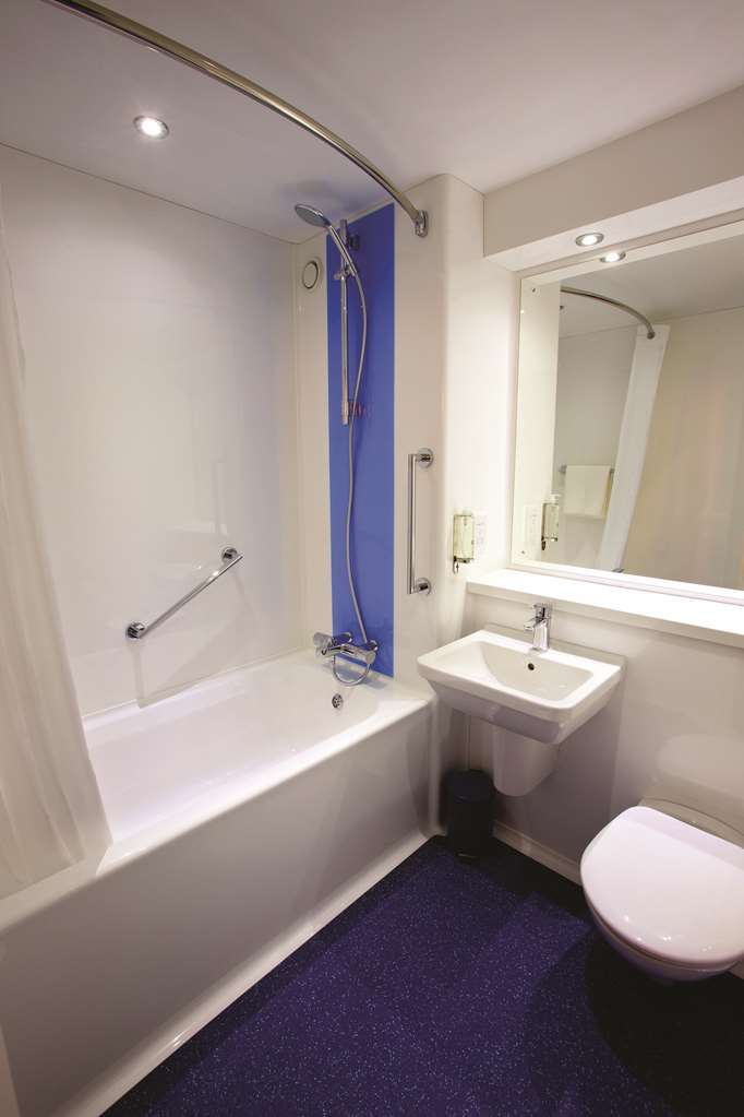 Travelodge Swansea Central Bilik gambar