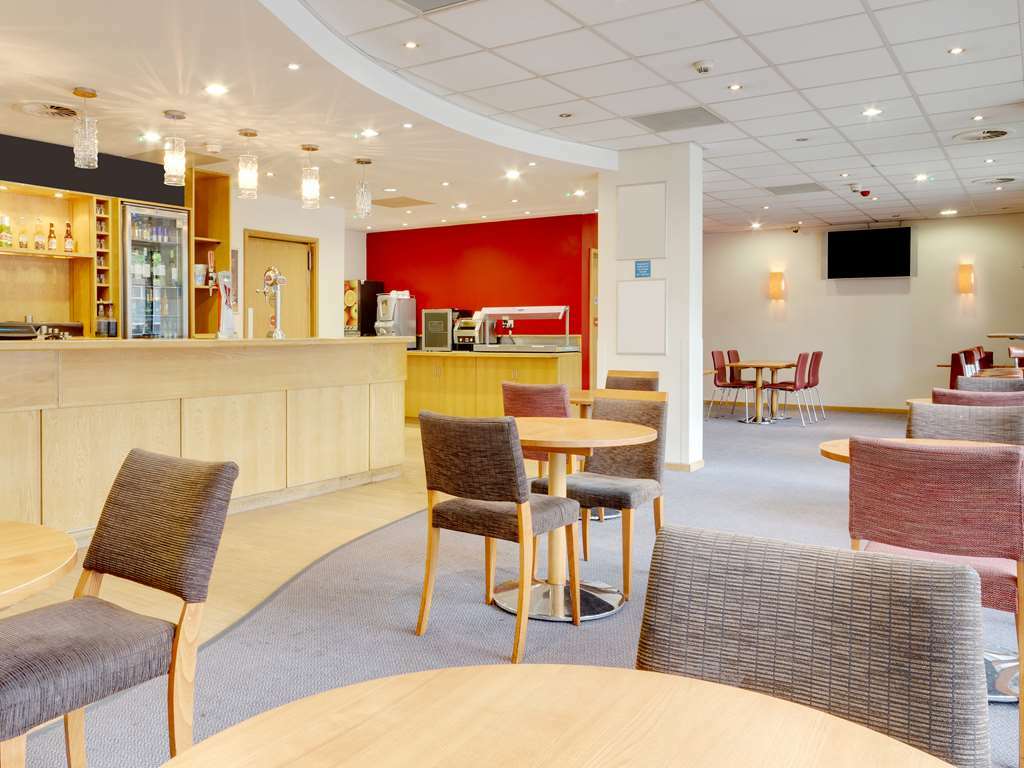 Travelodge Swansea Central Restoran gambar