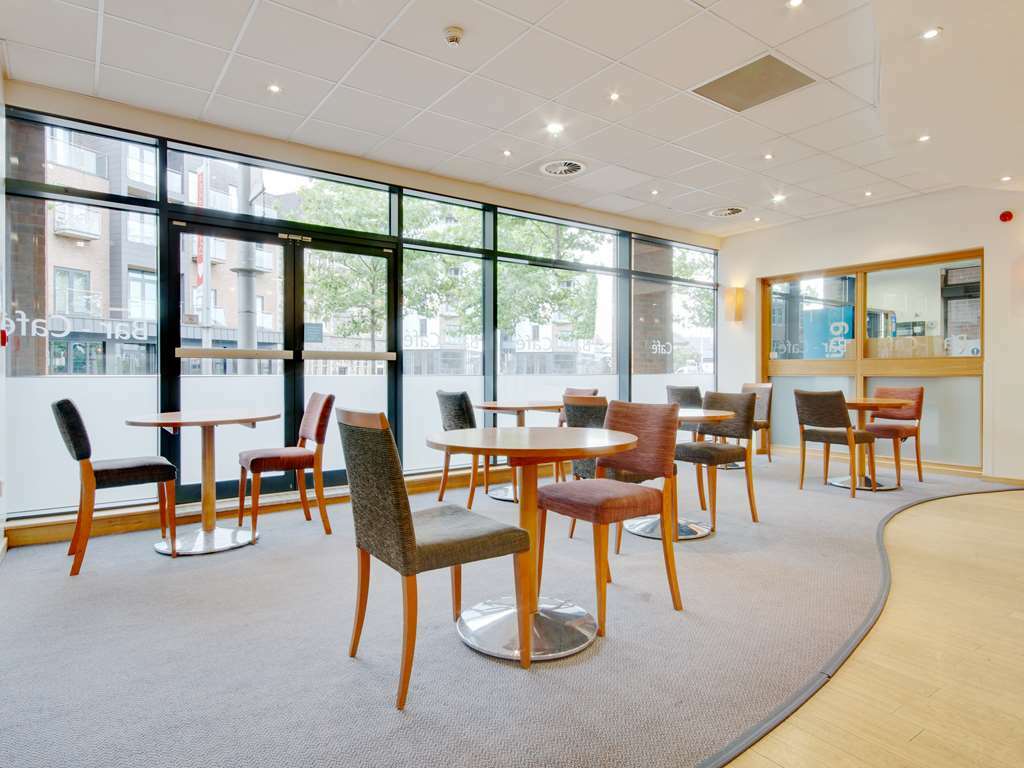 Travelodge Swansea Central Restoran gambar